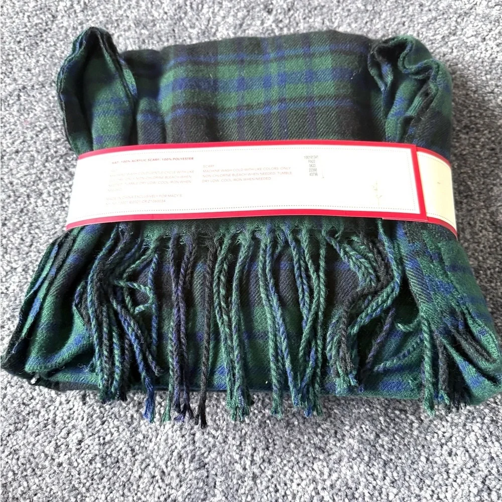 NWT Club Room Holiday gift set Plaid Scarf Green Blue Black Beanie Mens One Size